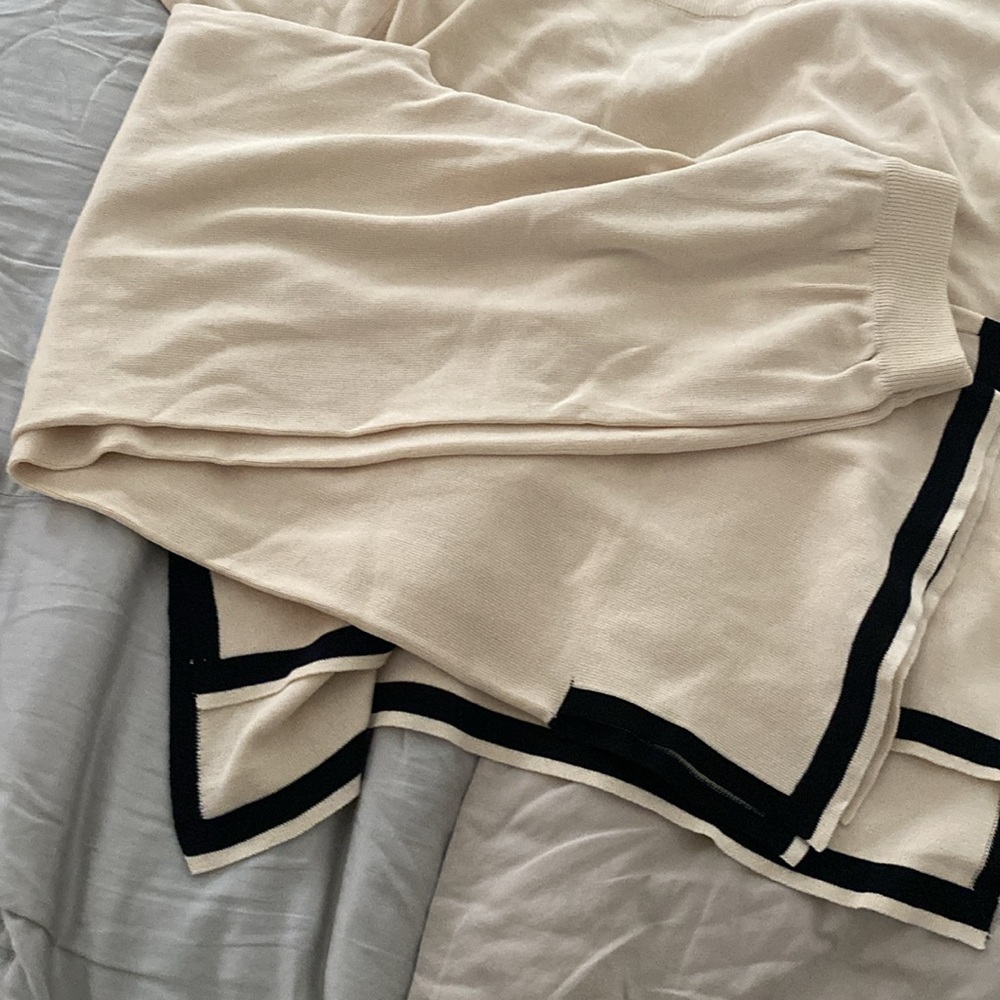 Matching set - Picture 2 of 2